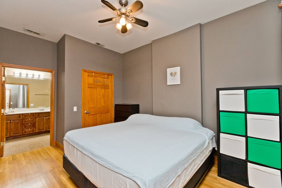 Condo for rent at 842 W Adams St #3, Chicago, IL 60607
