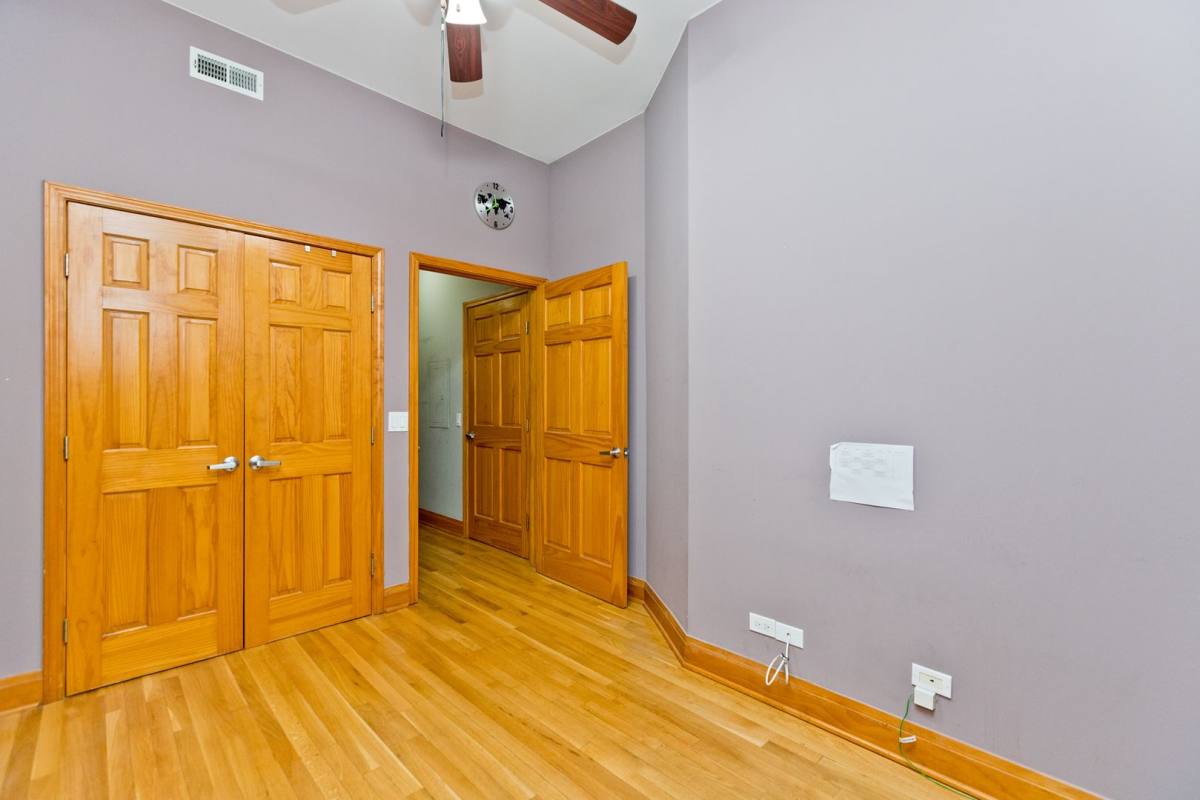 Condo for rent at 842 W Adams St #3, Chicago, IL 60607