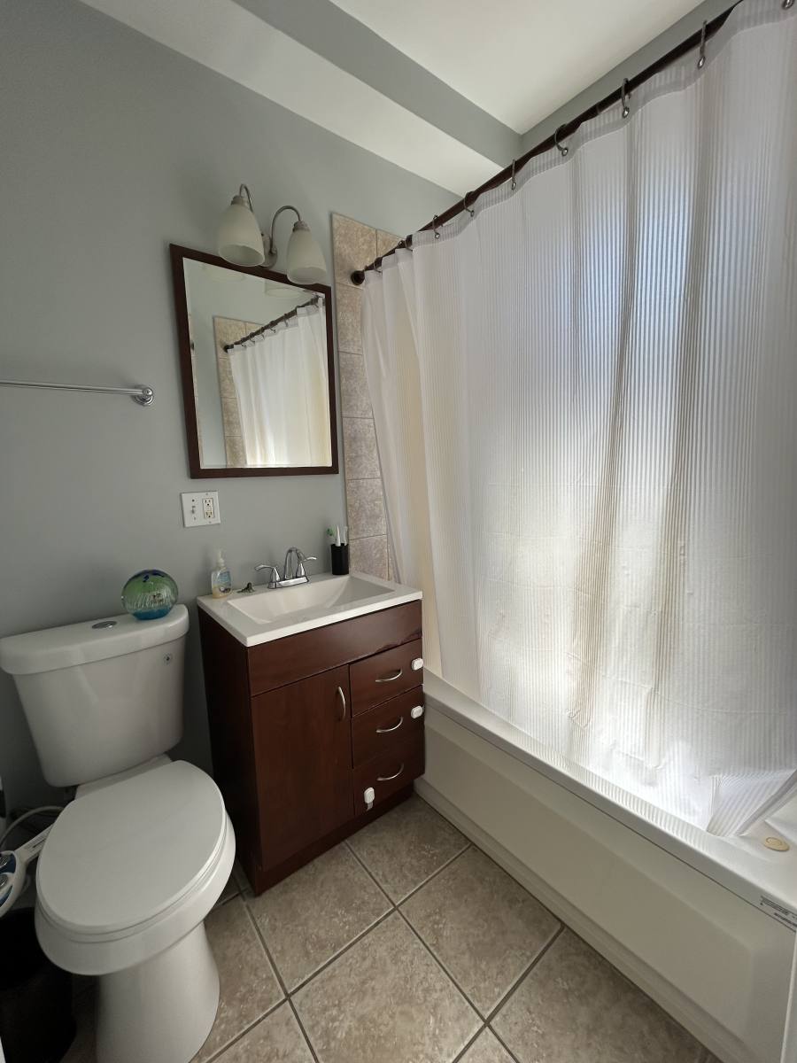 Apartment for rent at 2253 W Rosemont #3, Chicago, IL 60659