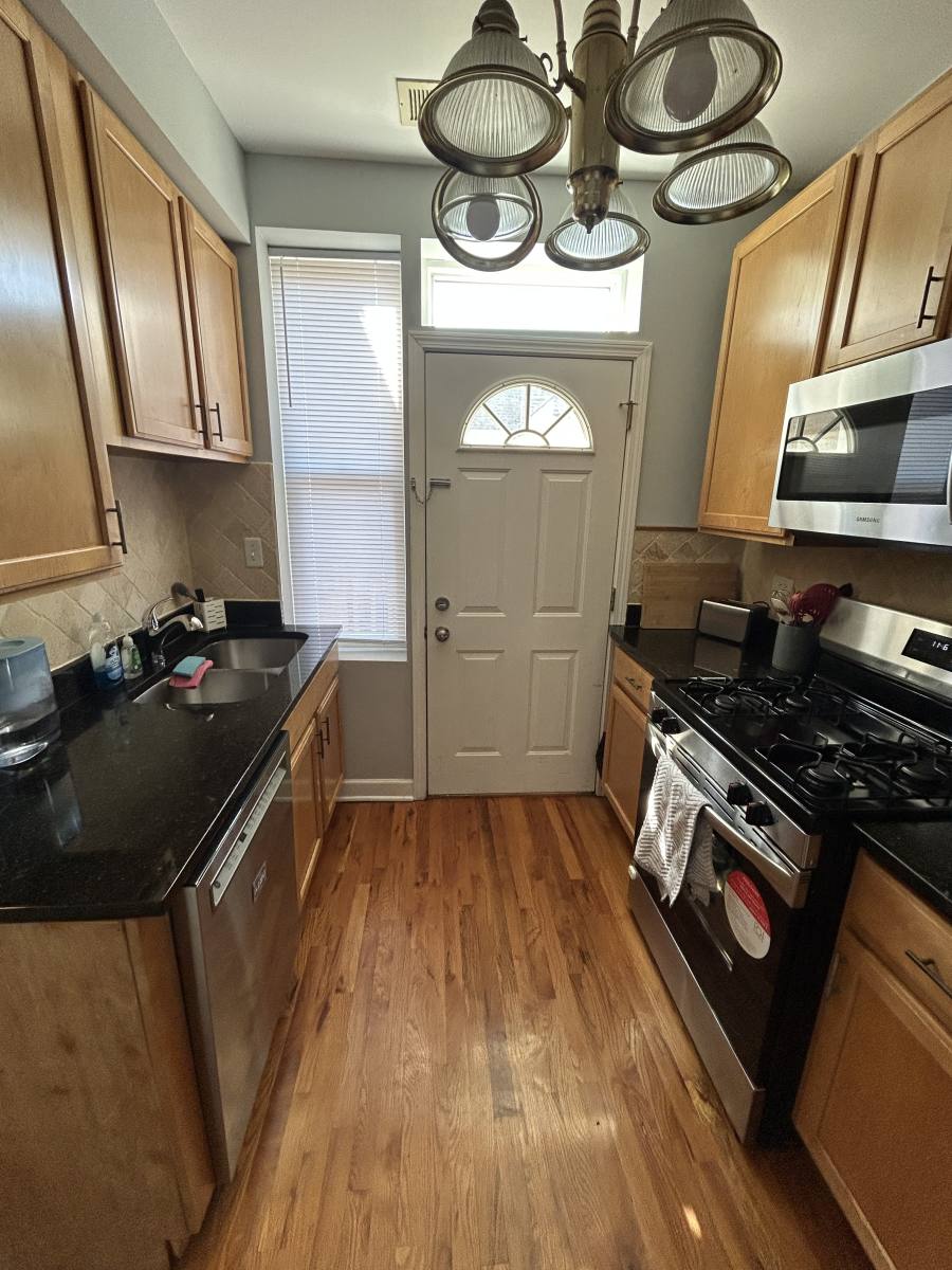 Apartment for rent at 2253 W Rosemont #3, Chicago, IL 60659