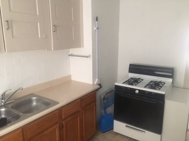 Apartment for rent at 3132 Meadowbrook, Cleveland, OH 44118