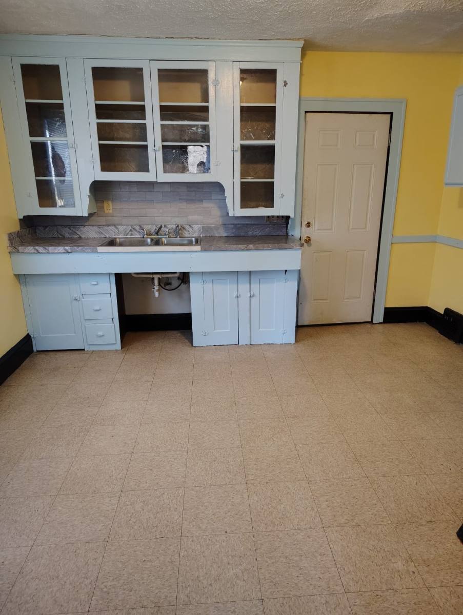 Apartment for rent at 11922-11924 Griffing Ave #2, Cleveland, OH 44120