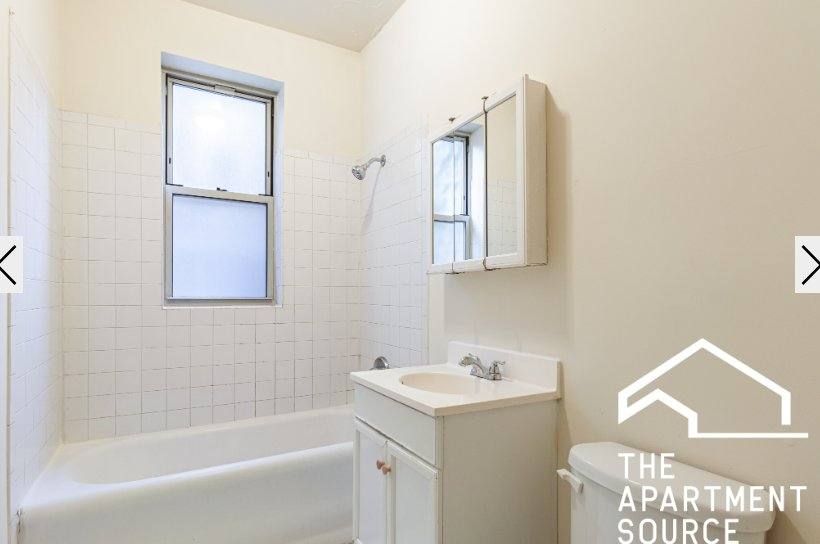 Apartment for rent at 556 W Aldine Ave #2, Chicago, IL 60657