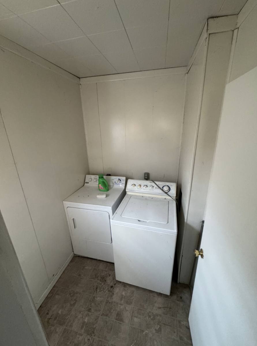 Apartment for rent at 2401 Lowell Ave #1, Saginaw, MI 48601