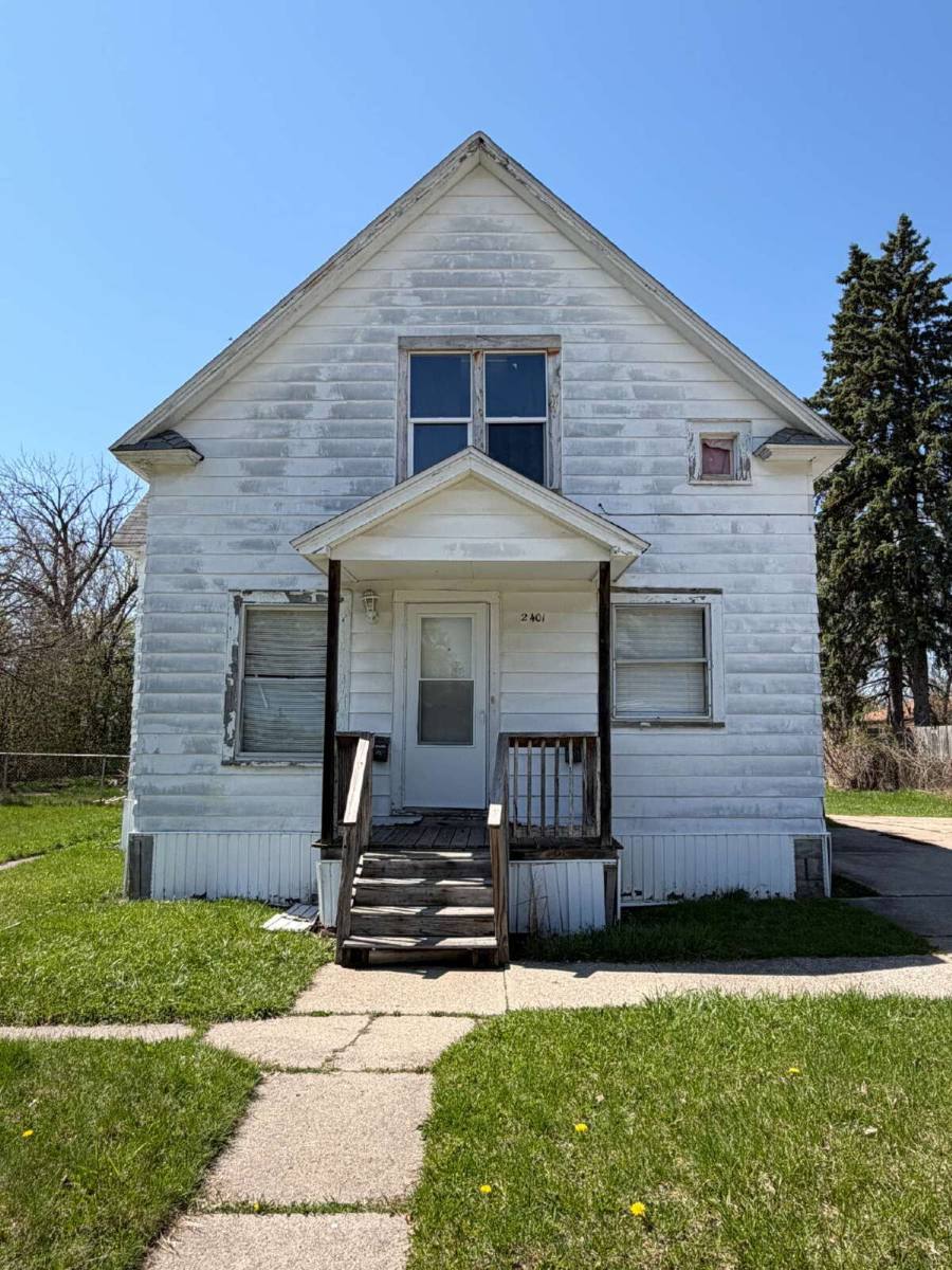 Apartment for rent at 2401 Lowell Ave #1, Saginaw, MI 48601