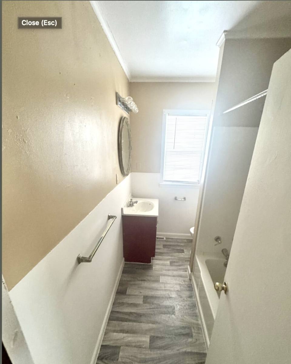 Apartment for rent at 2401 Lowell Ave #1, Saginaw, MI 48601
