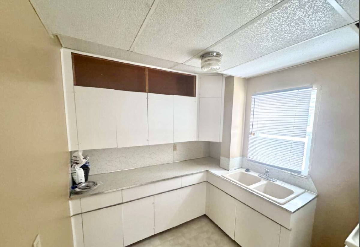 Apartment for rent at 2401 Lowell Ave #1, Saginaw, MI 48601