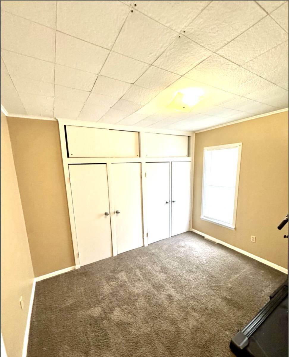 Apartment for rent at 2401 Lowell Ave #1, Saginaw, MI 48601