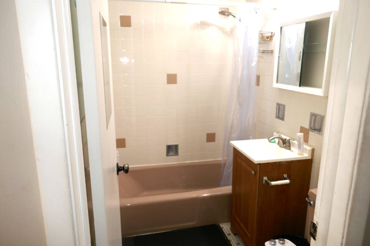 Condo for rent at 828 N Austin Blvd #3SW, Oak Park, IL 60302