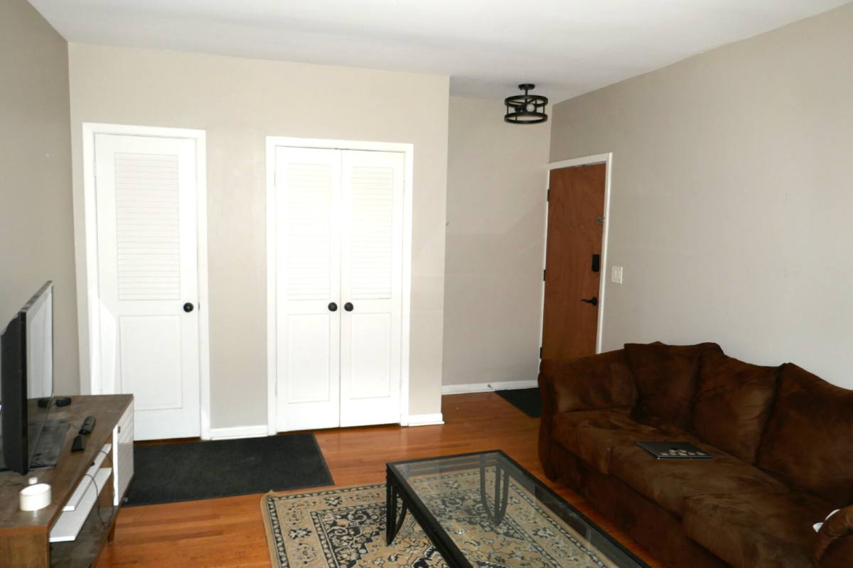 Condo for rent at 828 N Austin Blvd #3SW, Oak Park, IL 60302