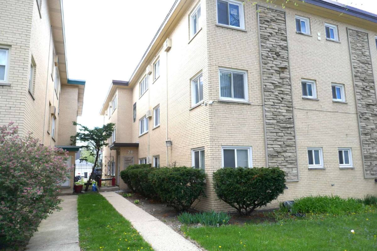 Condo for rent at 828 N Austin Blvd #3SW, Oak Park, IL 60302