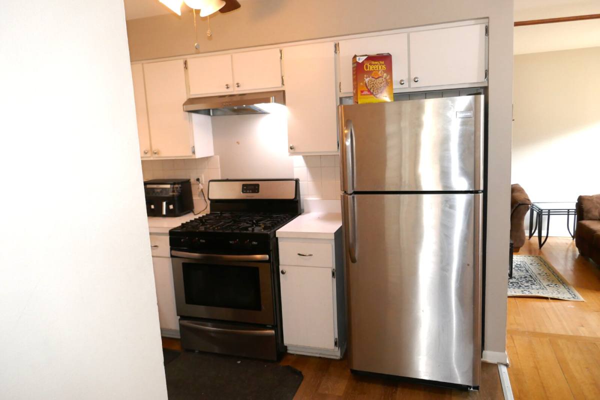 Condo for rent at 828 N Austin Blvd #3SW, Oak Park, IL 60302