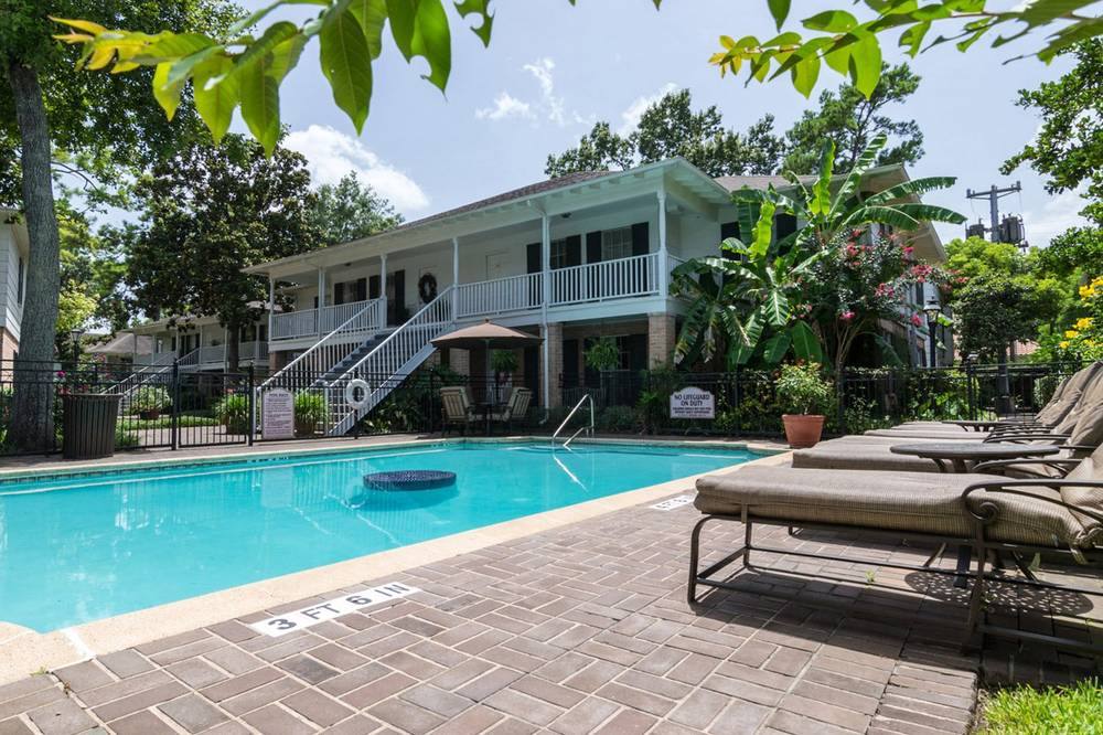 Apartment for rent at 10220 Memorial Dr, Houston, TX 77024
