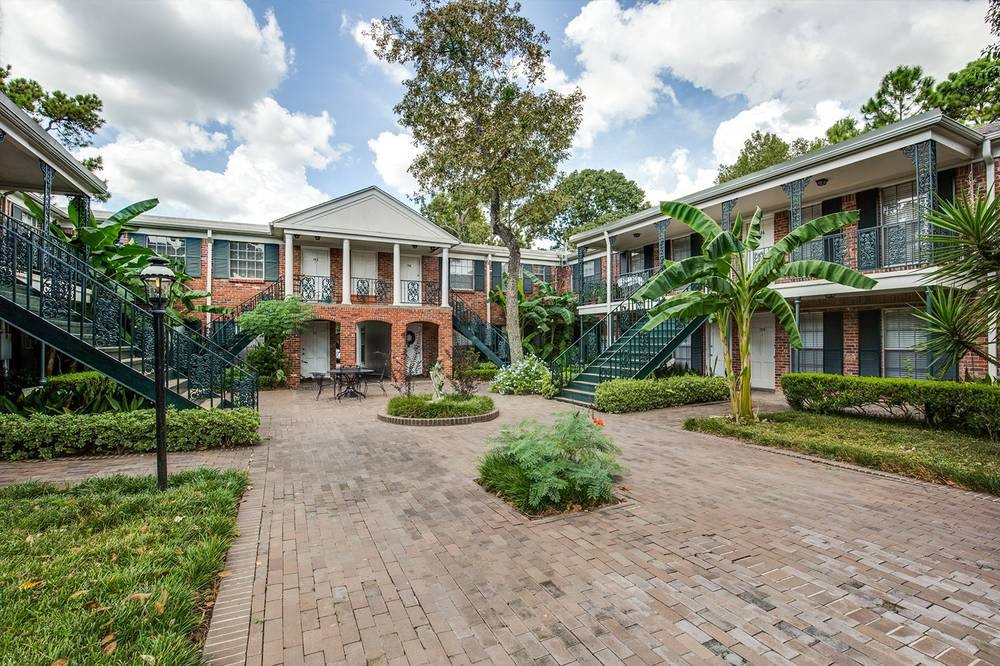 Apartment for rent at 10220 Memorial Dr, Houston, TX 77024