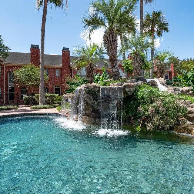 Apartment for rent at 2380 Bering Dr, Houston, TX 77057