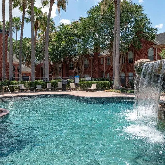 Apartment for rent at 2380 Bering Dr, Houston, TX 77057
