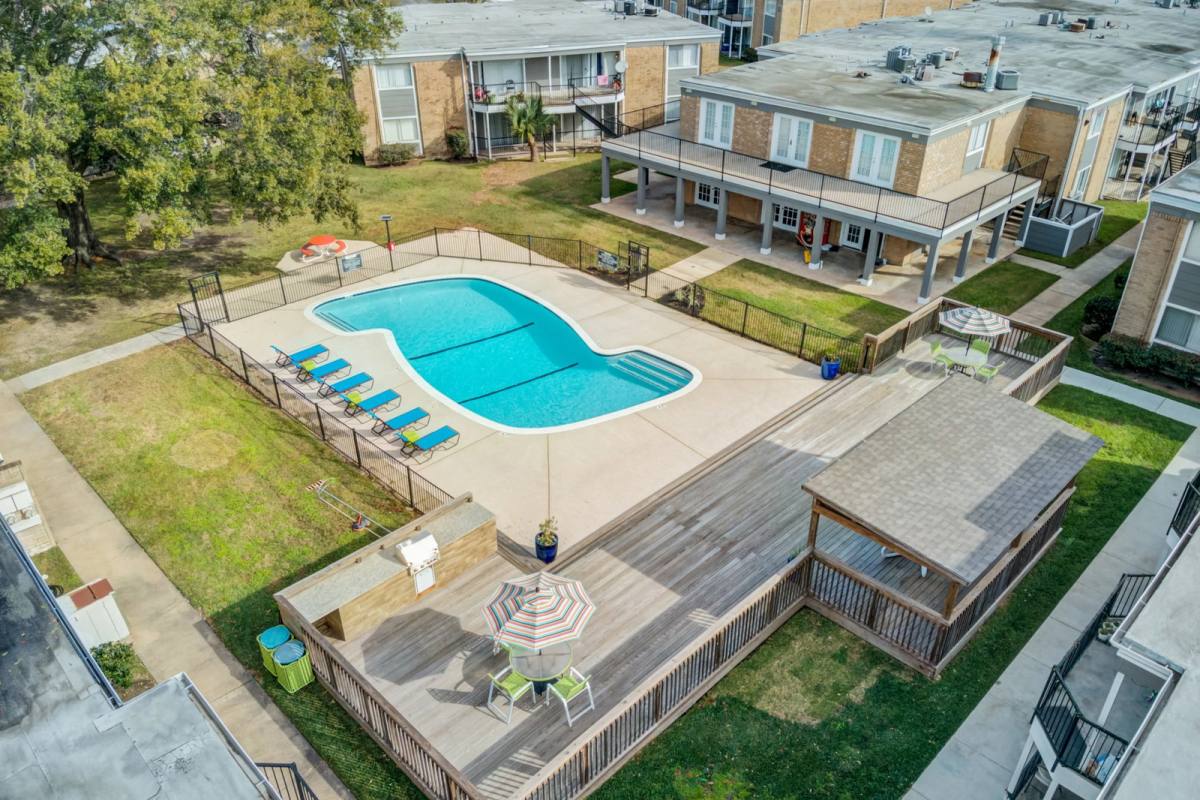 Apartment for rent at 777 Bateswood Dr, Houston, TX 77079
