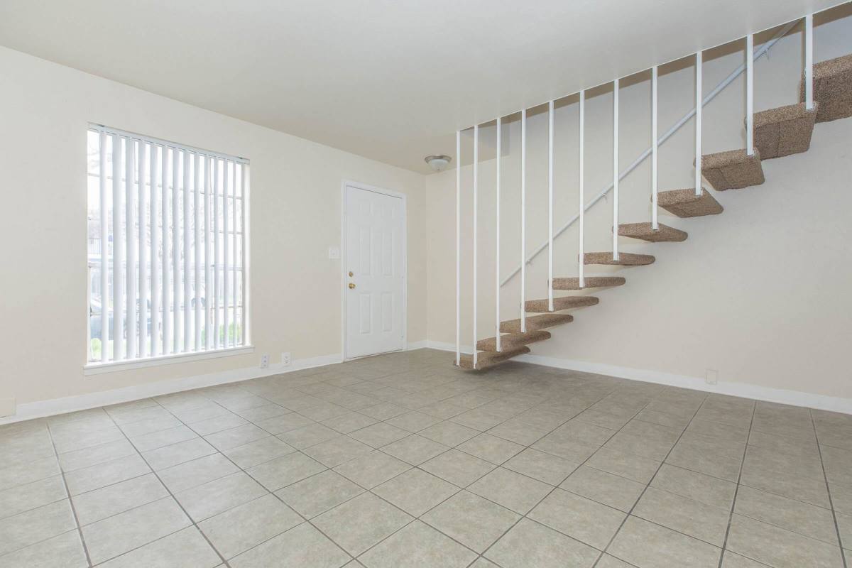 Apartment for rent at 6370 Windswept Lane, Houston, TX 77057