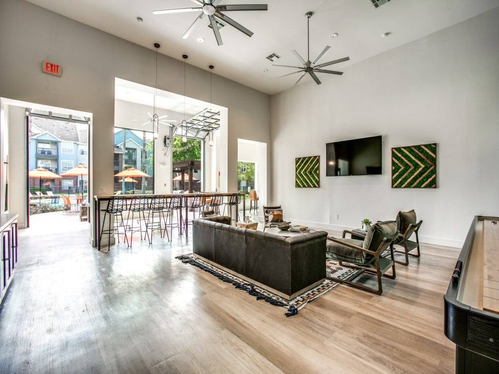 Apartment for rent at 14515 Briar Forest Dr, Houston, TX 77077