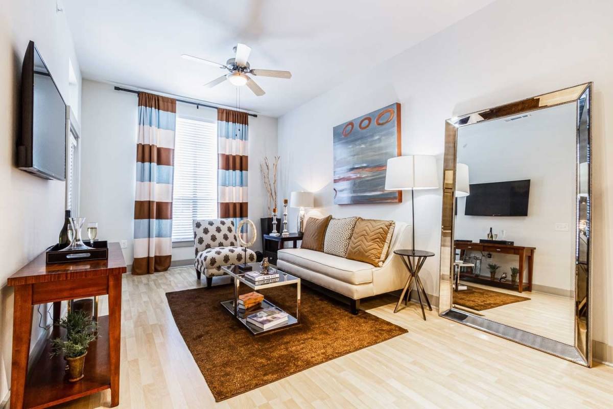 Apartment for rent at 2525 S Voss Rd, Houston, TX 77057