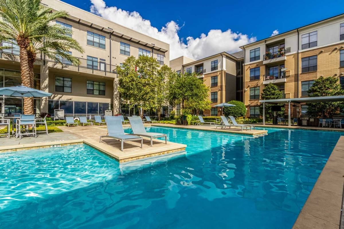 Apartment for rent at 2525 S Voss Rd, Houston, TX 77057