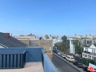 Apartment for rent at 36 Brooks Ave #D, Venice, CA 90291