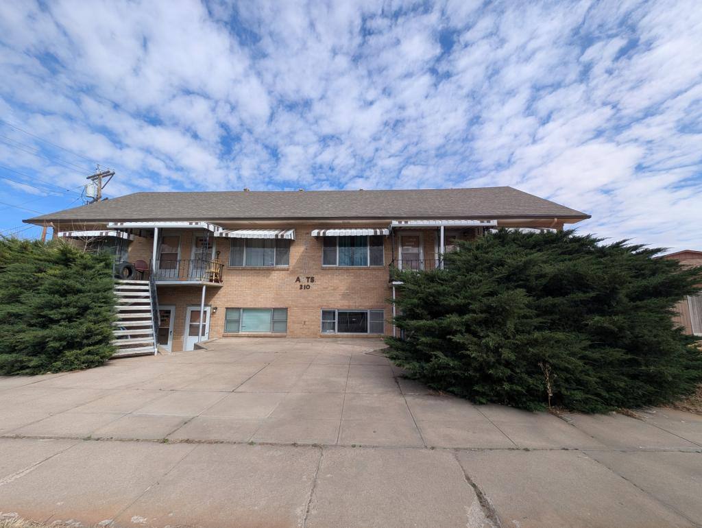 Townhouse for rent at 210 N Division Ave, Sterling, CO 80751