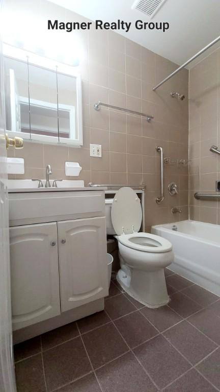 Apartment for rent at 527 80th St #1, Brooklyn, NY 11209