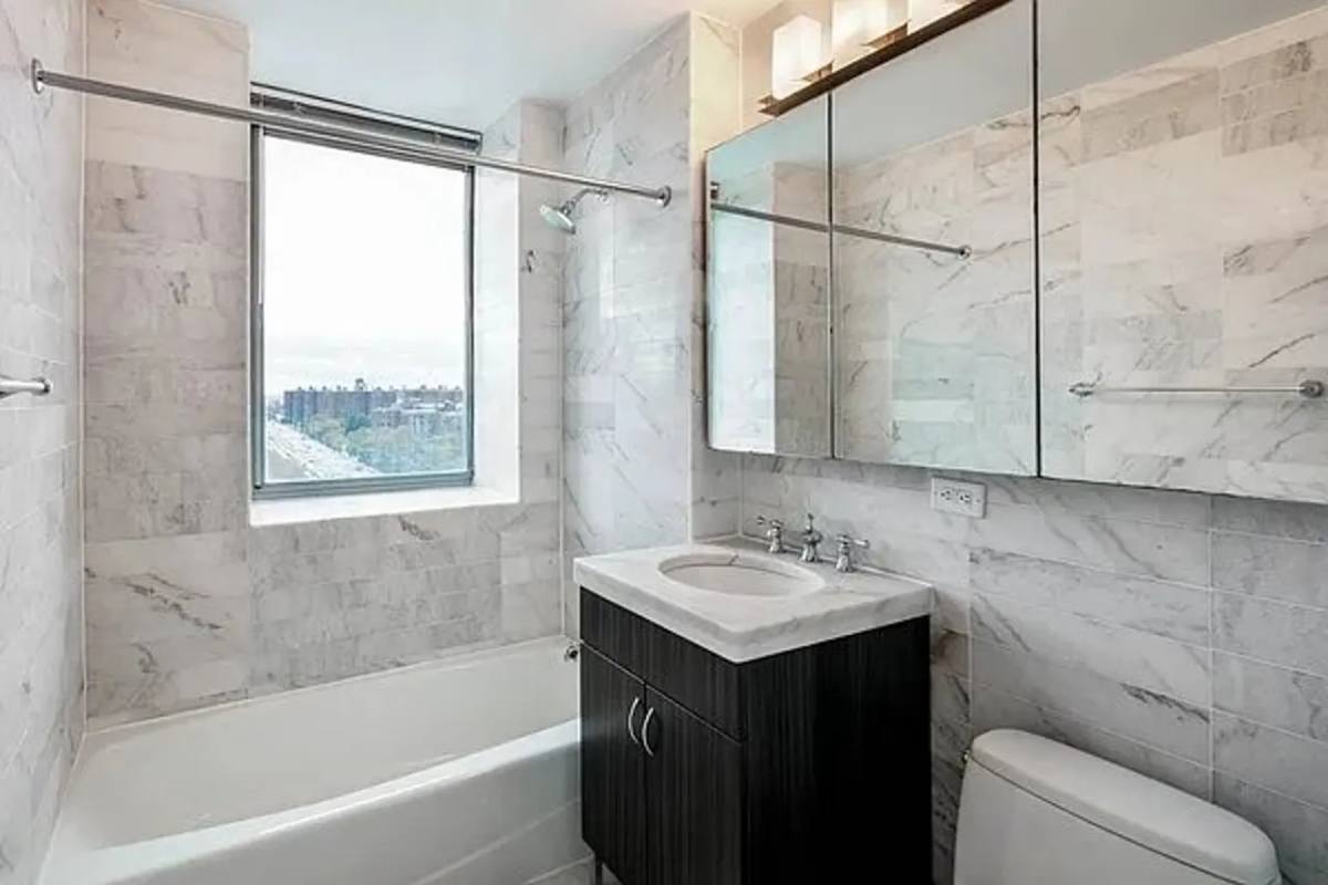 Apartment for rent at 307 Gold St #24P, Brooklyn, NY 11201