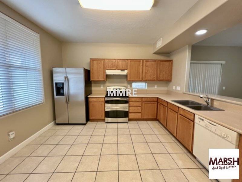 House for rent at 5911 S 35th Place, Phoenix, AZ 85040