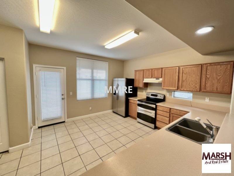 House for rent at 5911 S 35th Place, Phoenix, AZ 85040