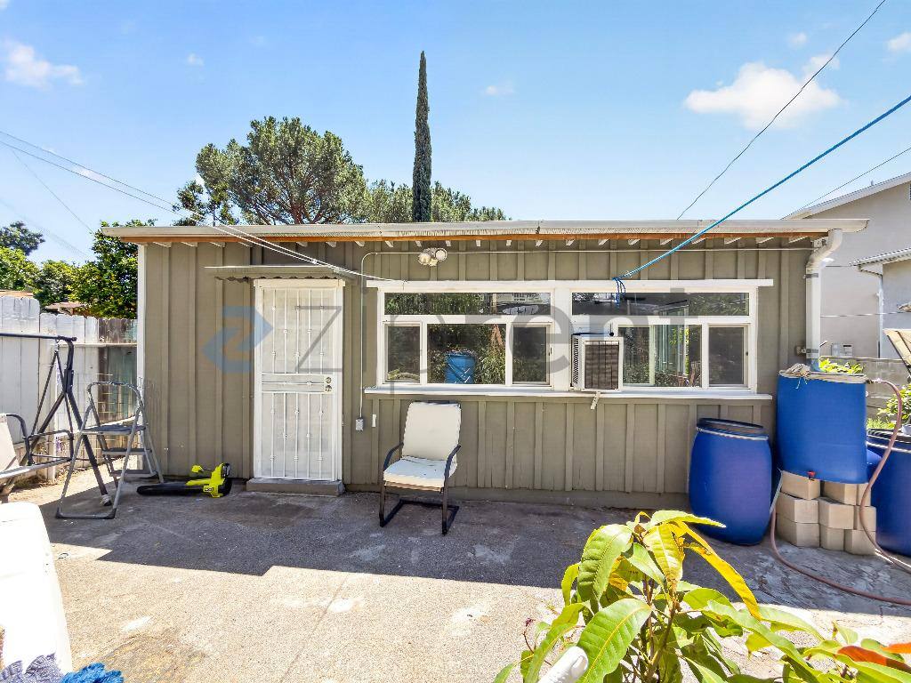 House for rent at 2755 Sanborn Ave #SINGLE, La Crescenta, CA 91214