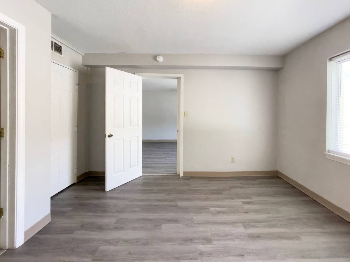 Apartment for rent at 1619 W Gilbert St, Muncie, IN 47303
