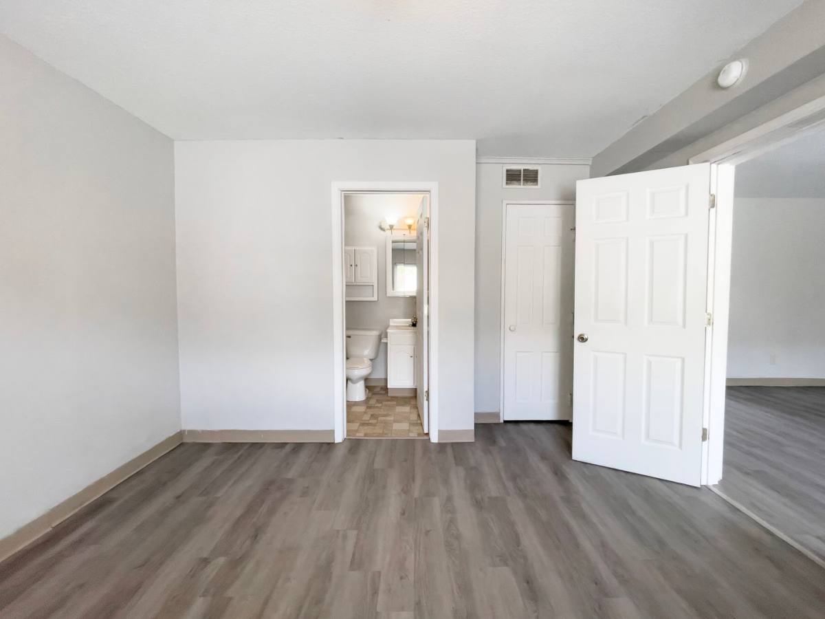Apartment for rent at 1619 W Gilbert St, Muncie, IN 47303
