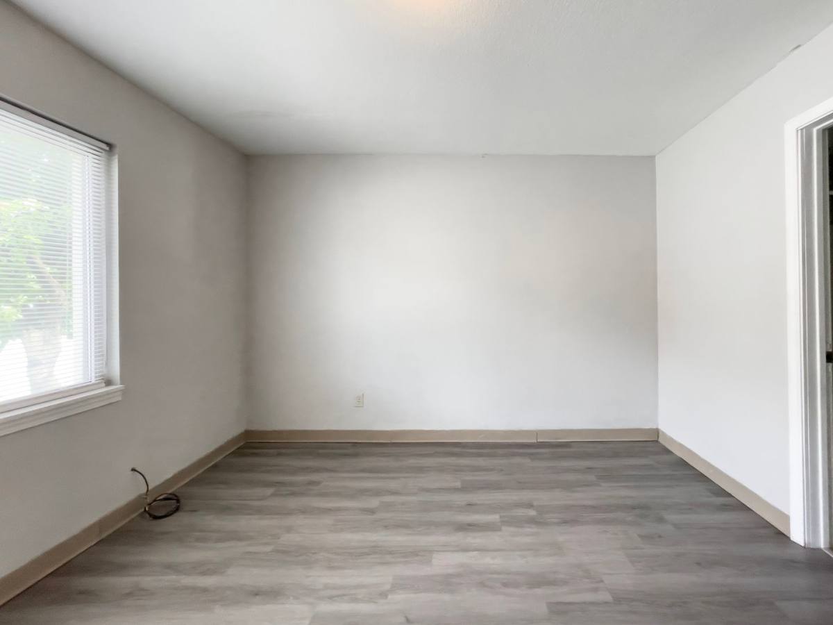 Apartment for rent at 1619 W Gilbert St, Muncie, IN 47303