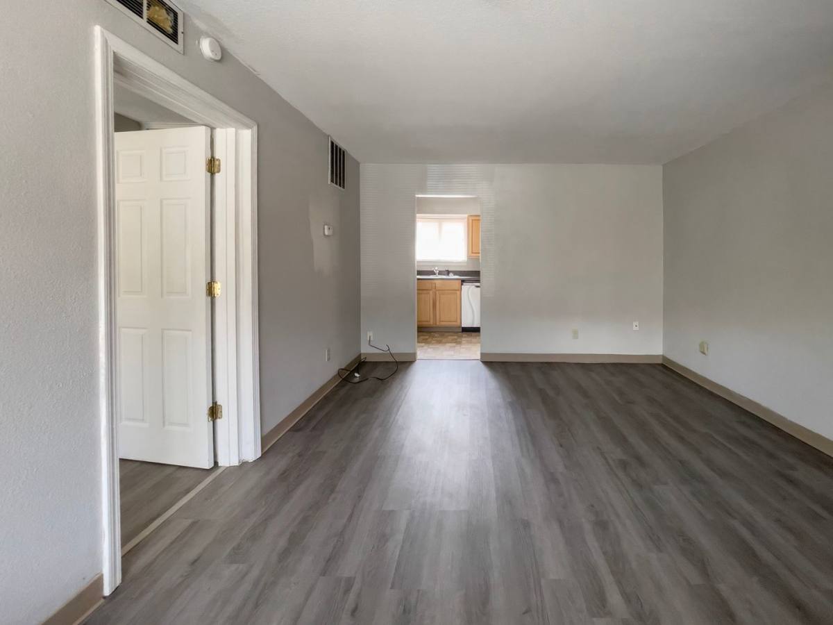 Apartment for rent at 1619 W Gilbert St, Muncie, IN 47303