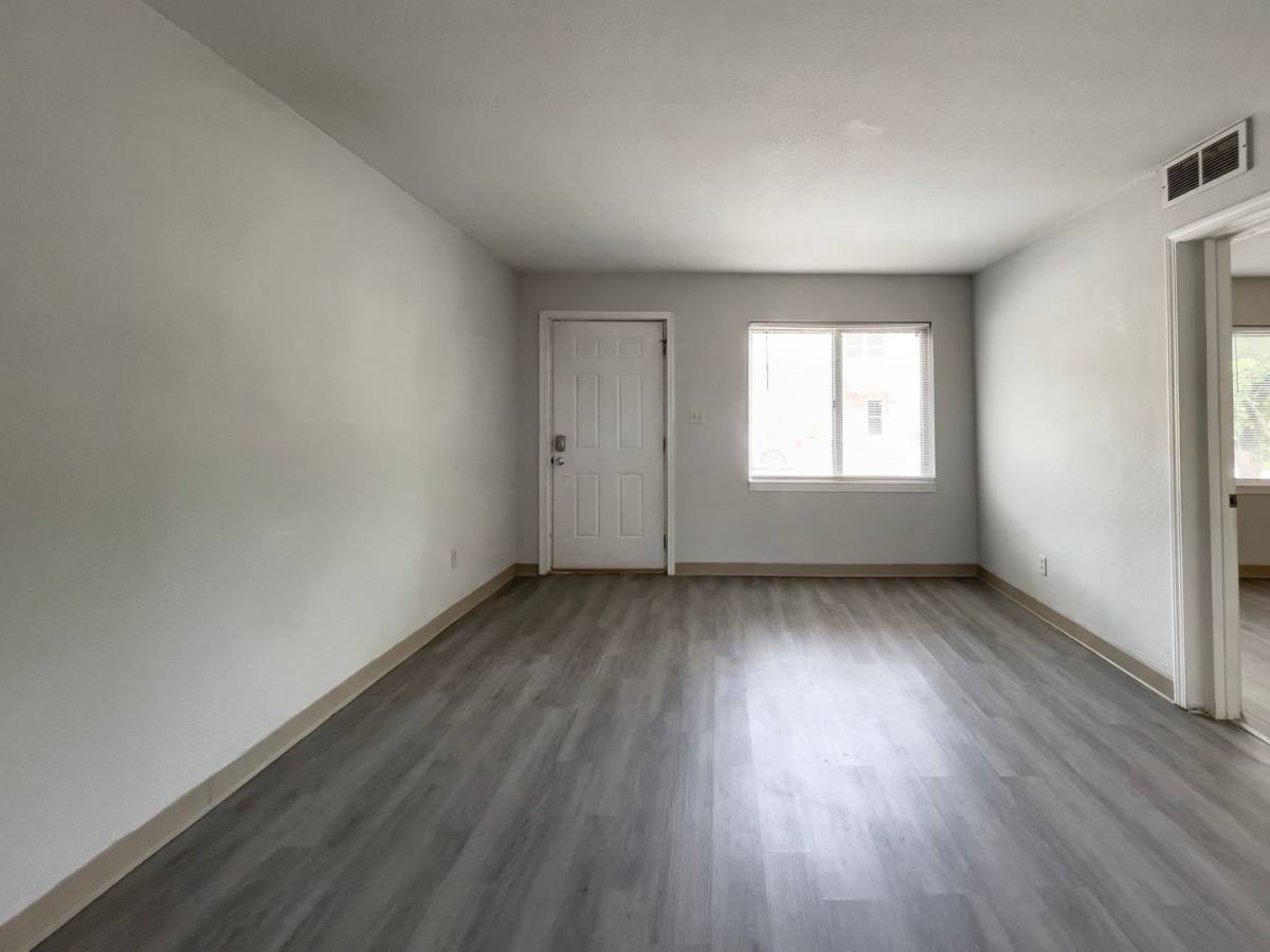 Apartment for rent at 1619 W Gilbert St, Muncie, IN 47303