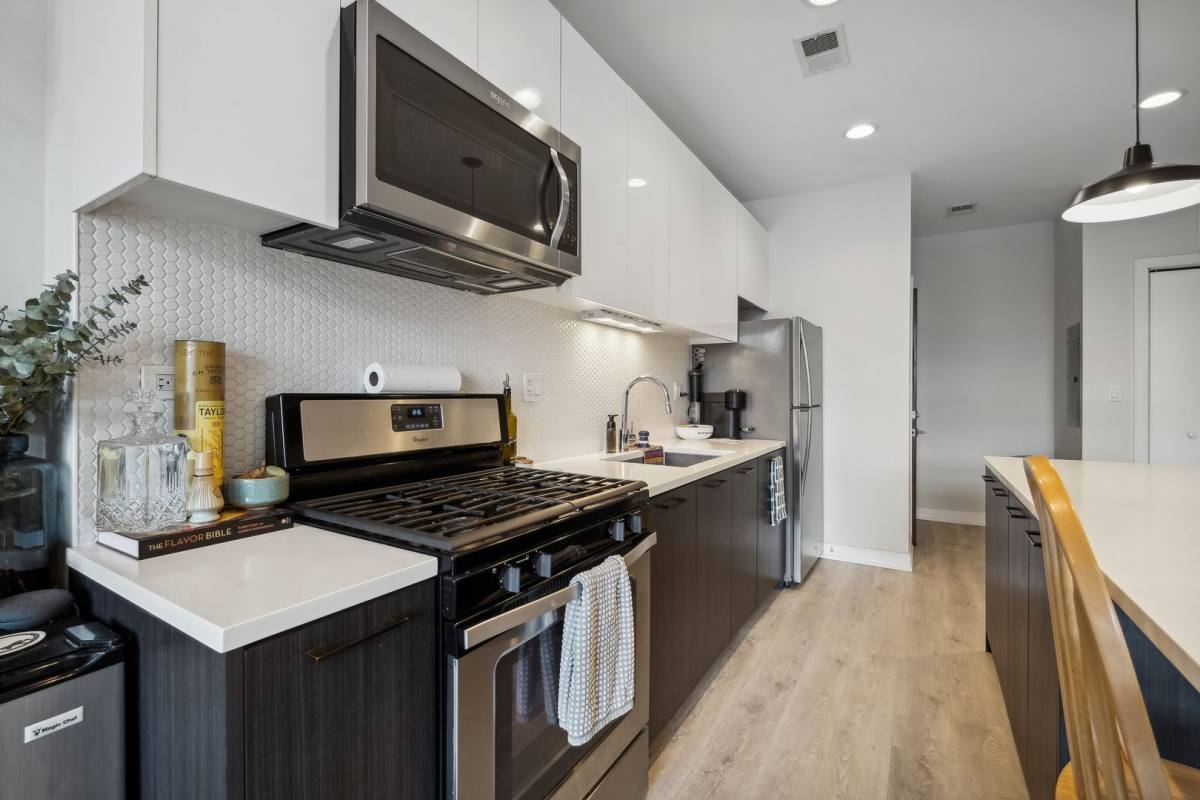 Apartment for rent at 713 N Milwaukee Ave, Chicago, IL 60642