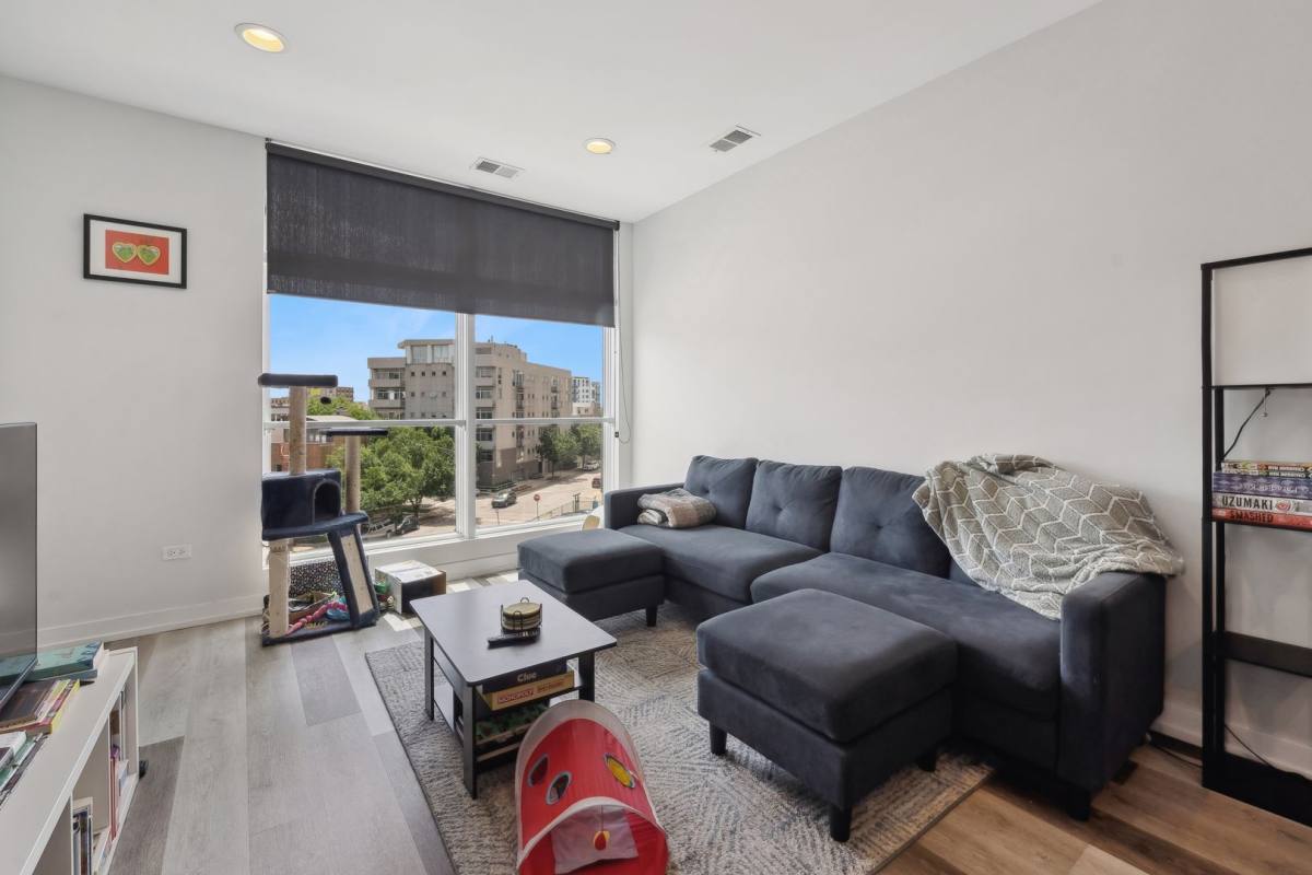 Apartment for rent at 713 N Milwaukee Ave, Chicago, IL 60642