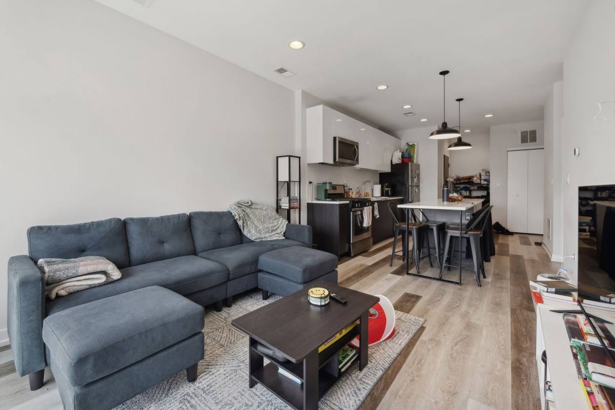 Apartment for rent at 713 N Milwaukee Ave, Chicago, IL 60642