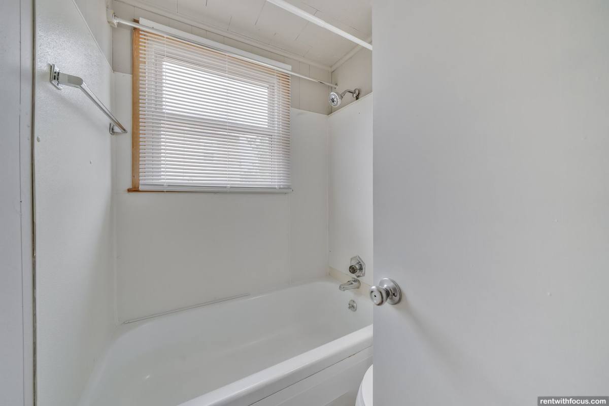 Apartment for rent at 227 Garfield Ave, Menasha, WI 54952