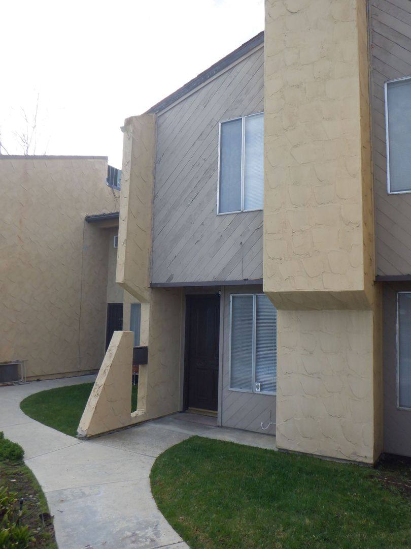 Condo for rent at 18241 Saint Andrews Dr, Tehachapi, CA 93561