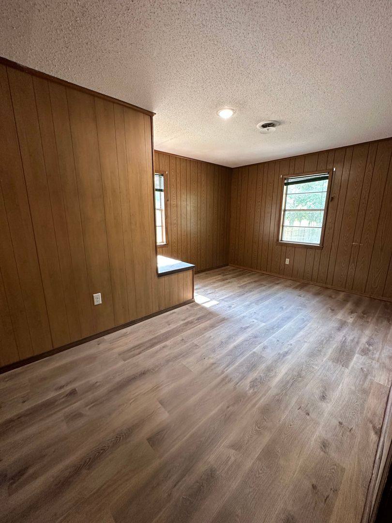 House for rent at 1515 Oak Grove Rd, Van Buren, AR 72956