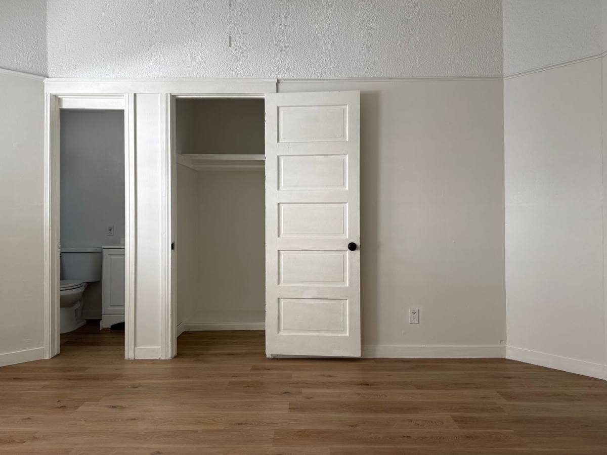 Apartment for rent at 2200 Toberman St, Los Angeles, CA 90007