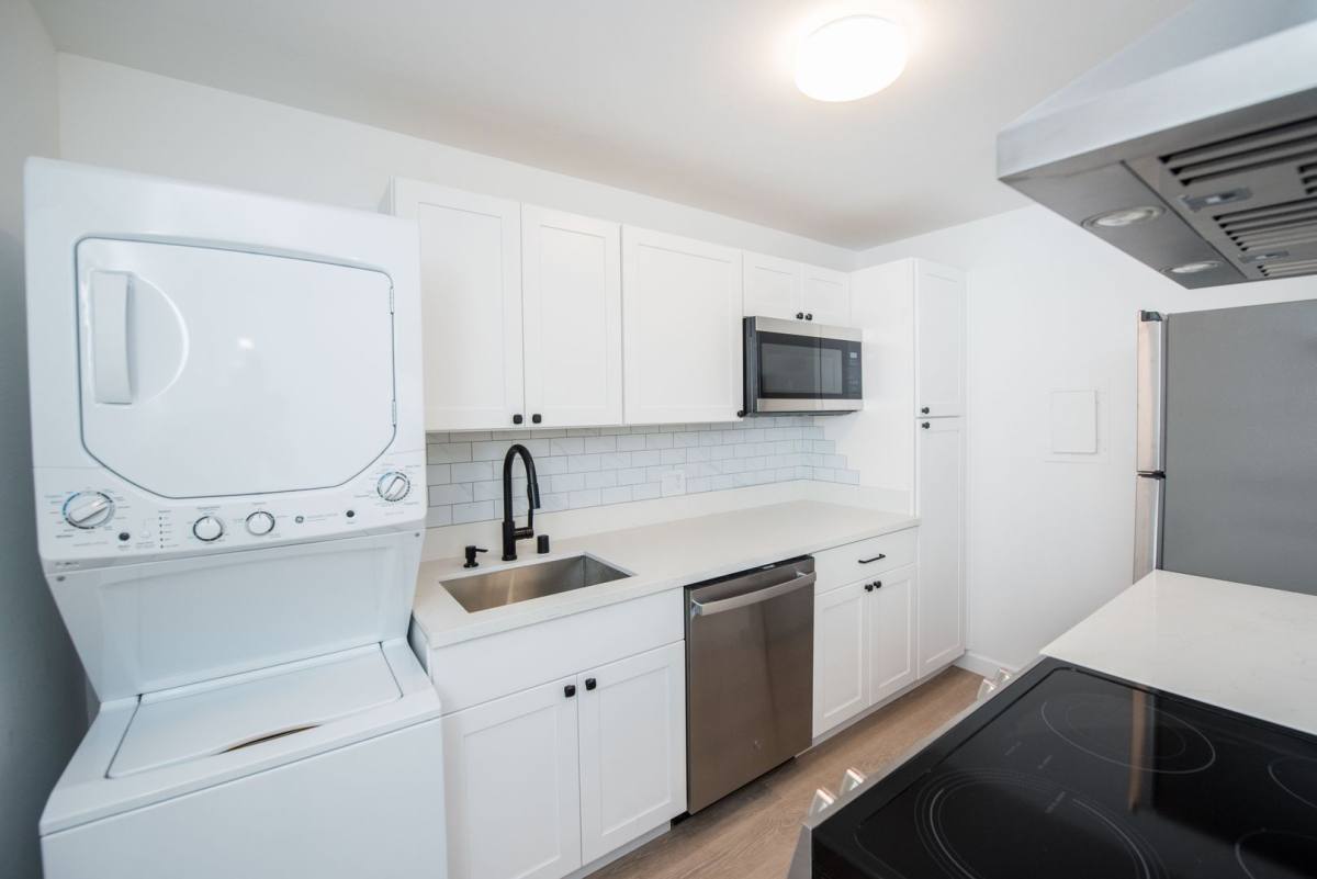 Apartment for rent at 2910 Peppertree Lane, Costa Mesa, CA 92626