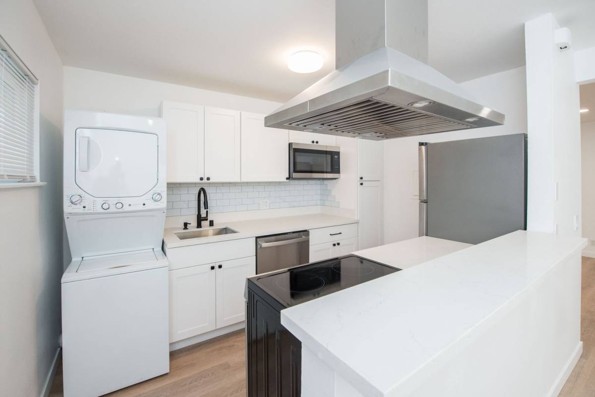 Apartment for rent at 2910 Peppertree Lane, Costa Mesa, CA 92626