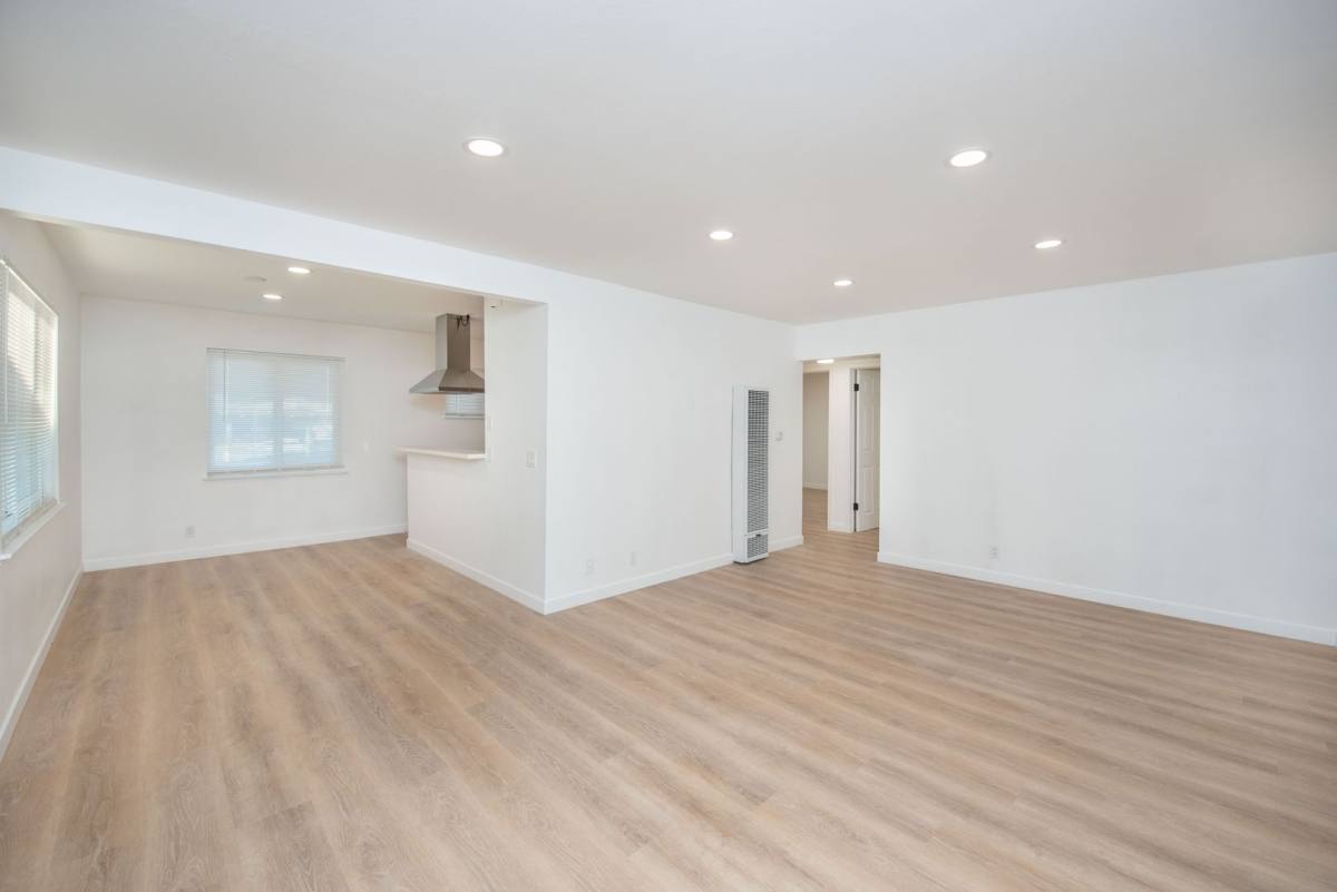 Apartment for rent at 2910 Peppertree Lane, Costa Mesa, CA 92626