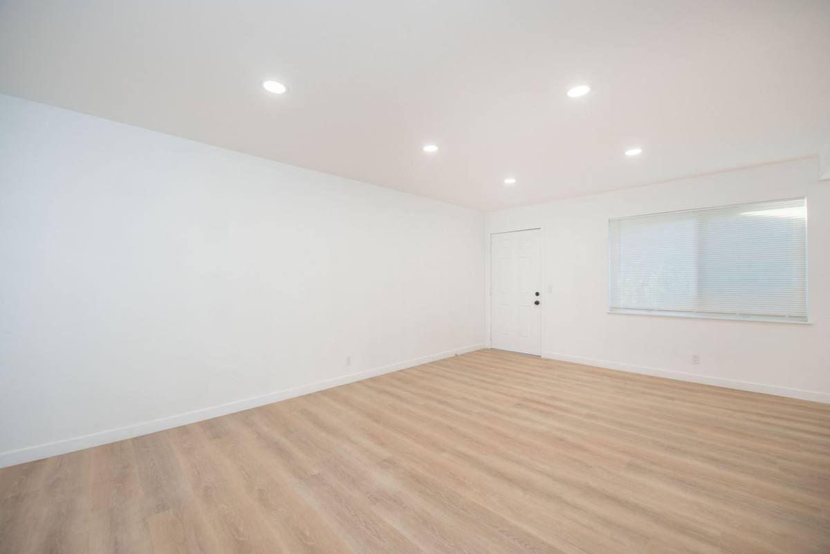 Apartment for rent at 2910 Peppertree Lane, Costa Mesa, CA 92626