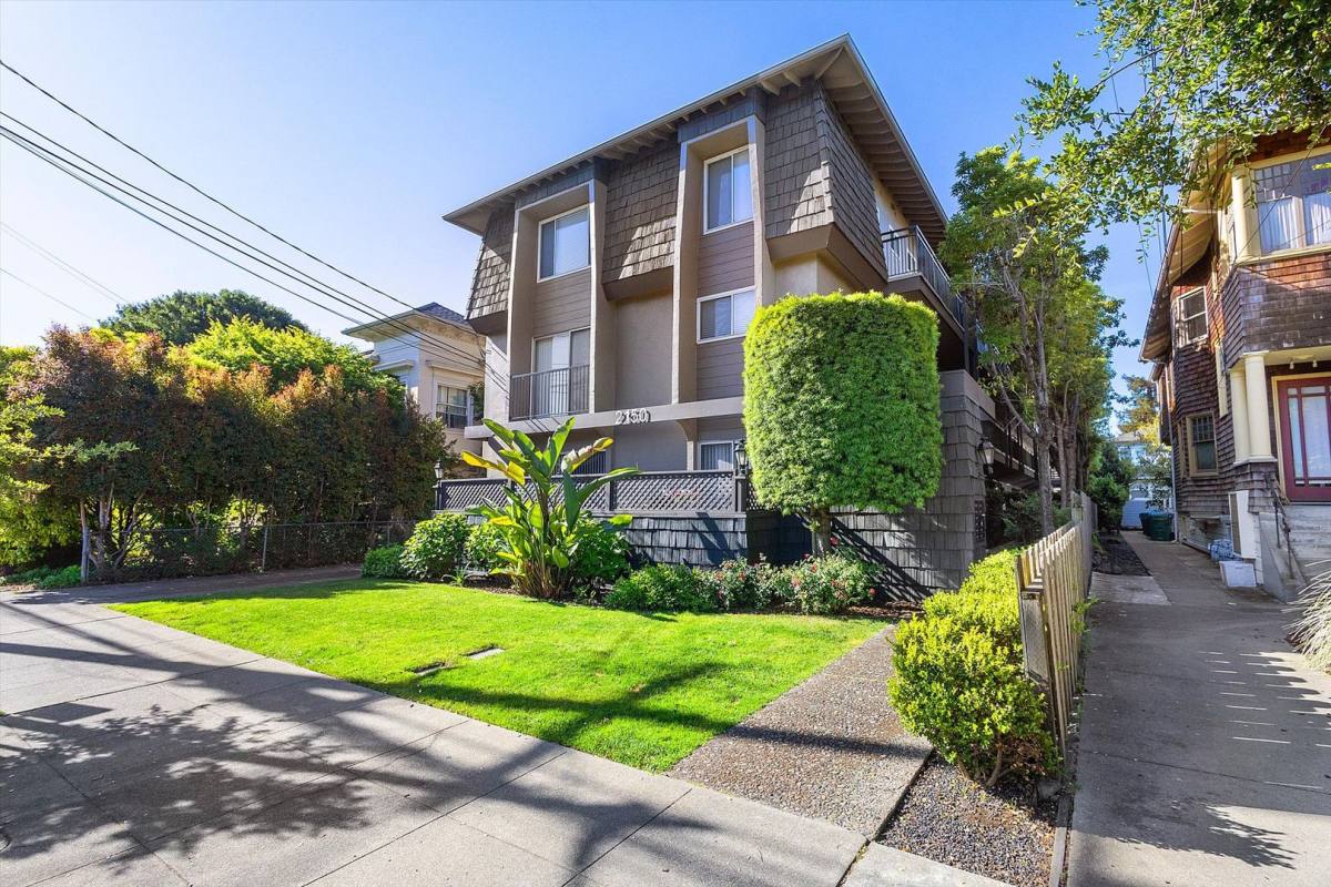 Apartment for rent at 2150 Santa Clara Ave, Alameda, CA 94501