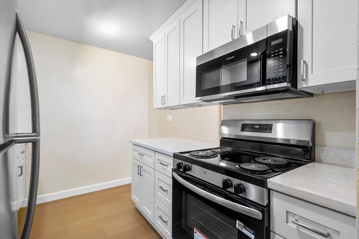 Apartment for rent at 2150 Santa Clara Ave, Alameda, CA 94501